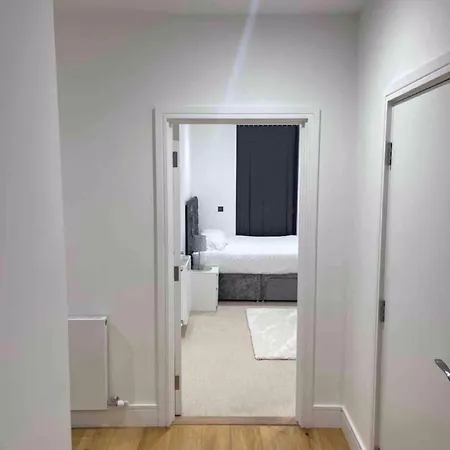 Luxury Top Floor Penthouse Apartment Near Heathrow London Exterior foto