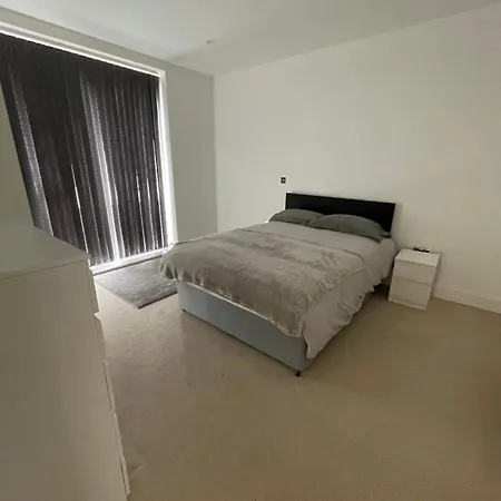 Luxury Top Floor Penthouse Apartment Near Heathrow London Exterior foto