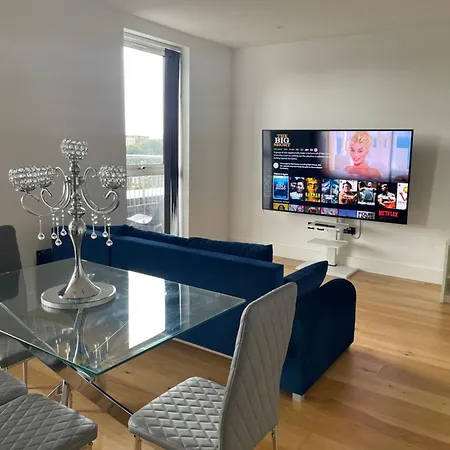 Luxury Top Floor Penthouse Apartment Near Heathrow London Exterior foto
